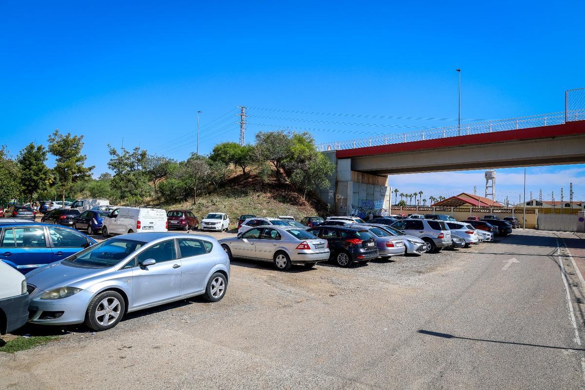 El solar, junto al puente de la ronda del Safranar