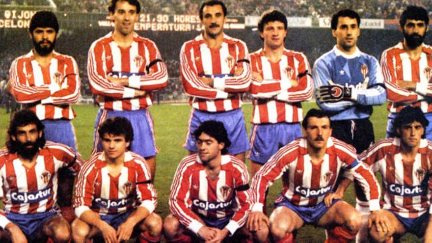 Por la izquierda, de pie, Lucho Flores, Ablanedo I, Joaquín, Tati, Ablanedo II y Jiménez. Agachados, de izquierda a derecha, Mesa, Eloy, Marcelino, Cundi y Esteban.