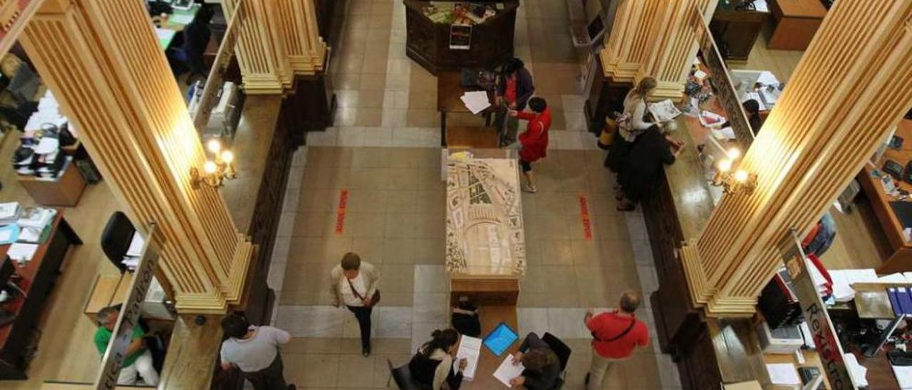 Algunas de las dependencias en el interior del Concello de Ourense. // Jesús Regal