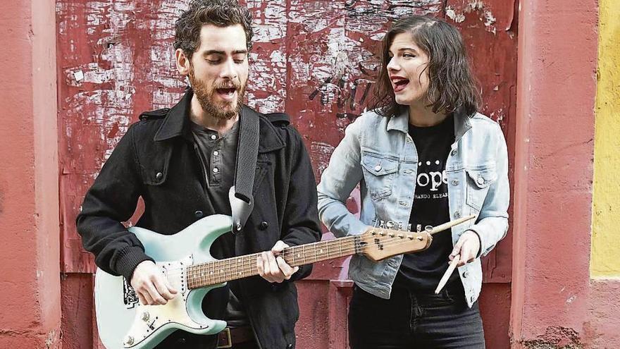 Carlos Tajes y Silvia Rábade, de Escuchando Elefantes.