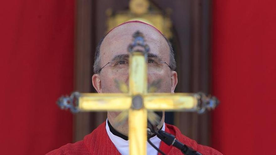 El obispo Munilla cree que Trump ha reaccionado con el papa como "la niña del exorcista"