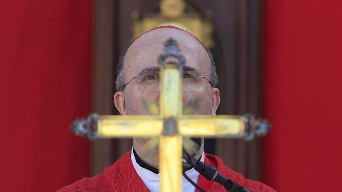 El obispo Munilla cree que Trump ha reaccionado con el papa como «la niña del exorcista»