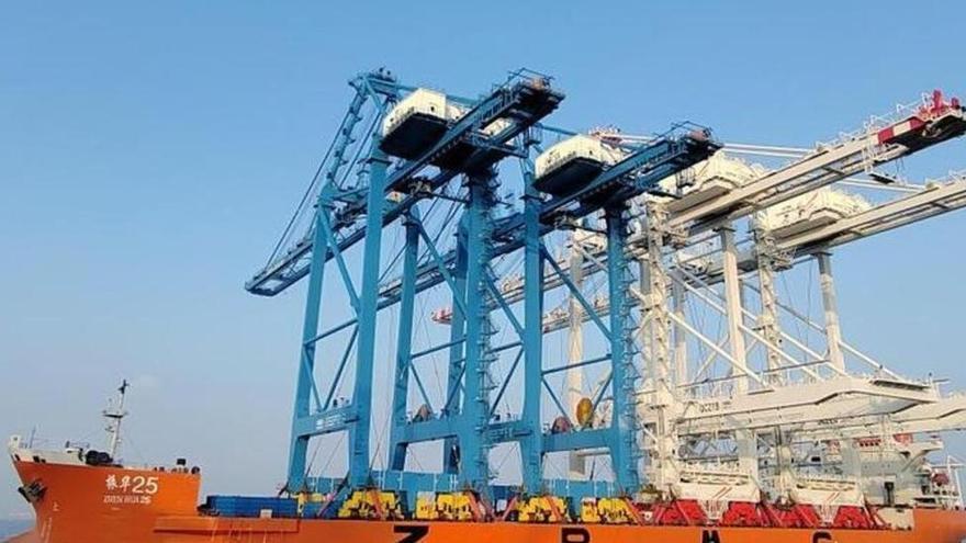 De China a Canarias: dos grúas de 1.500 toneladas de acero para el Puerto de Las Palmas