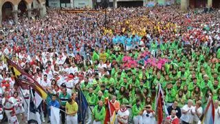 Fiestas del Toro Benavente: Las peñas y sus charangas animan las calles y garantizan la diversión