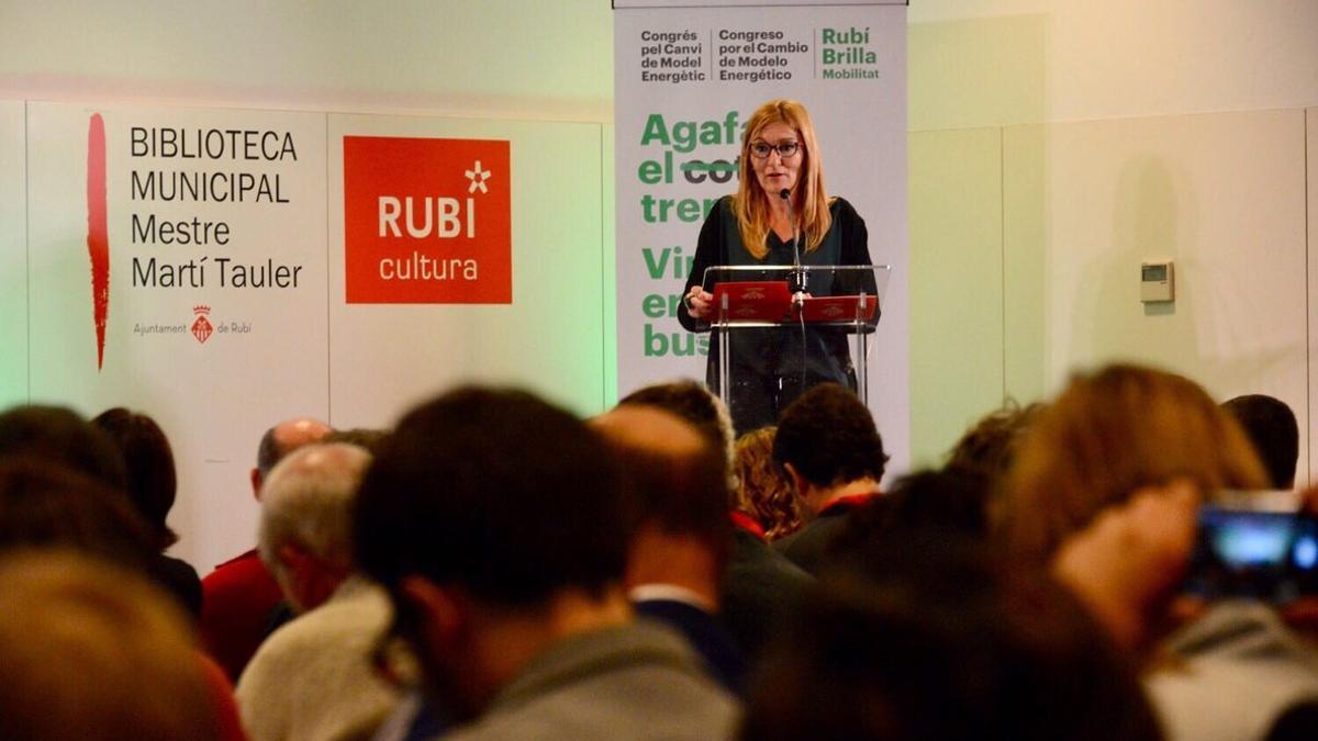 La alcaldesa de Rubí, Ana María Martínez, este viernes 24 durante la inauguración de la cuarta edición del congreso Rubí Brilla.
