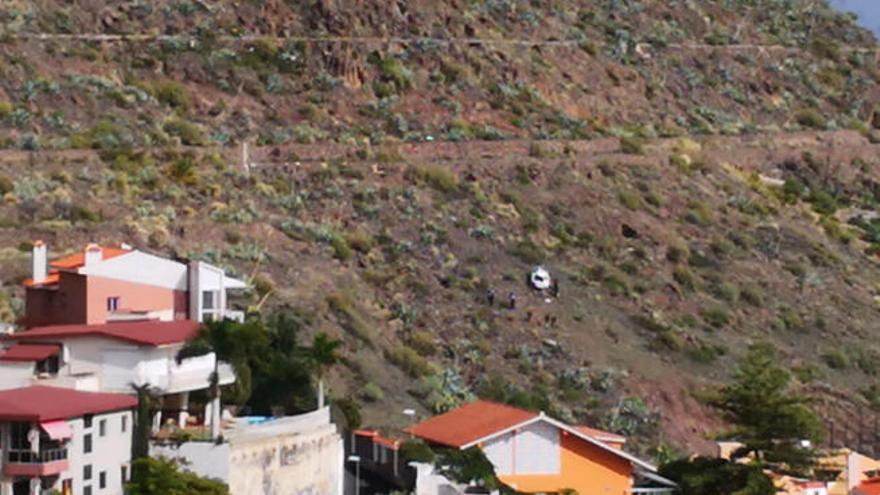 Un hombre fallece al despeñarse con su vehículo por una ladera en Tenerife