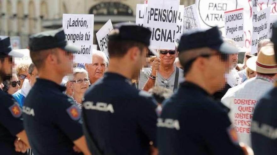 El Pacto de Toledo encalla con el IPC y los pensionistas vuelven a presionar.