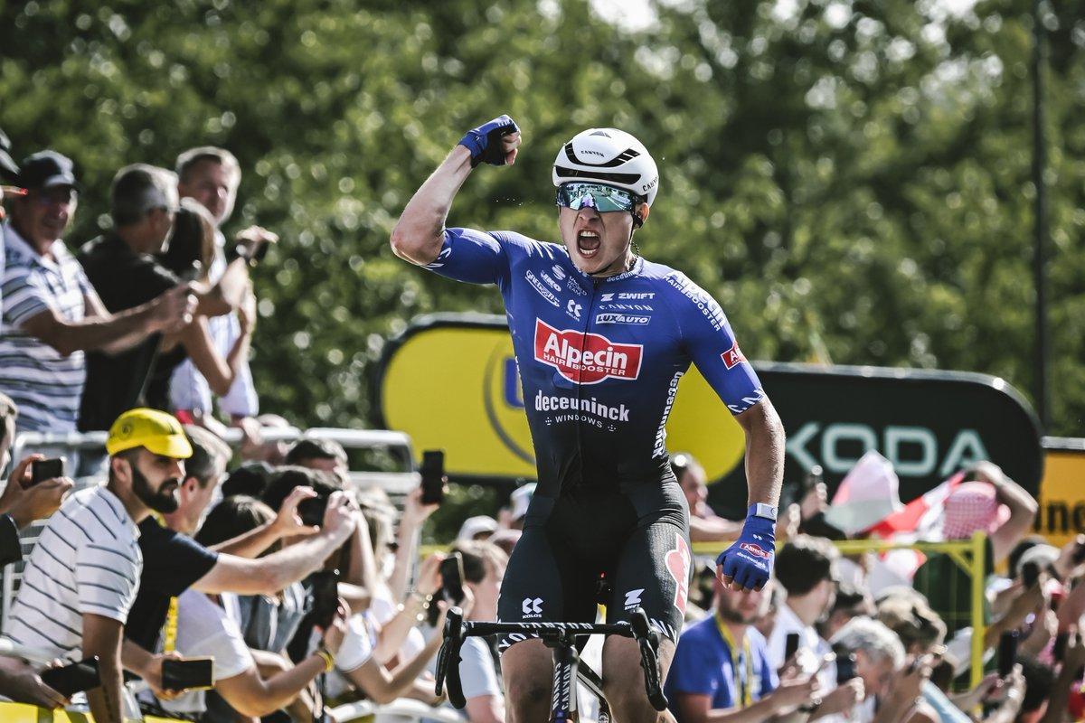 Van der Poel marca la victòria de Philipsen en el Tour