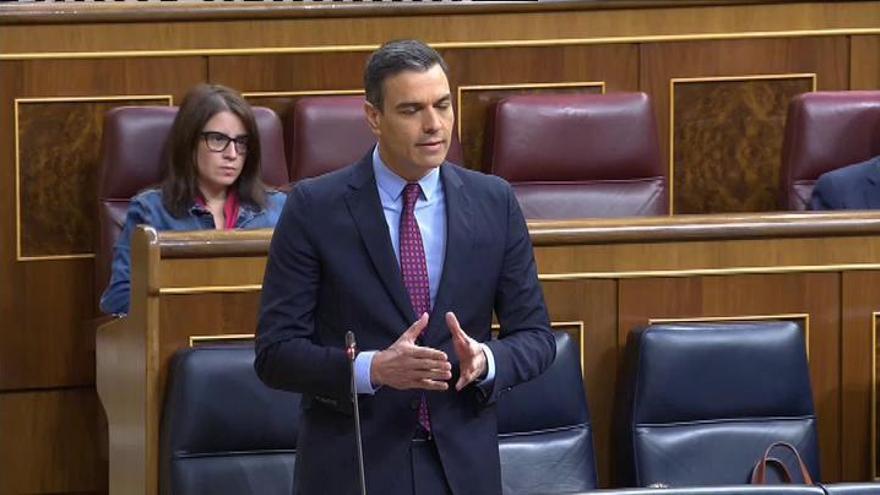 Sánchez y Casado se acusan mutuamente de fomentar crispación y división