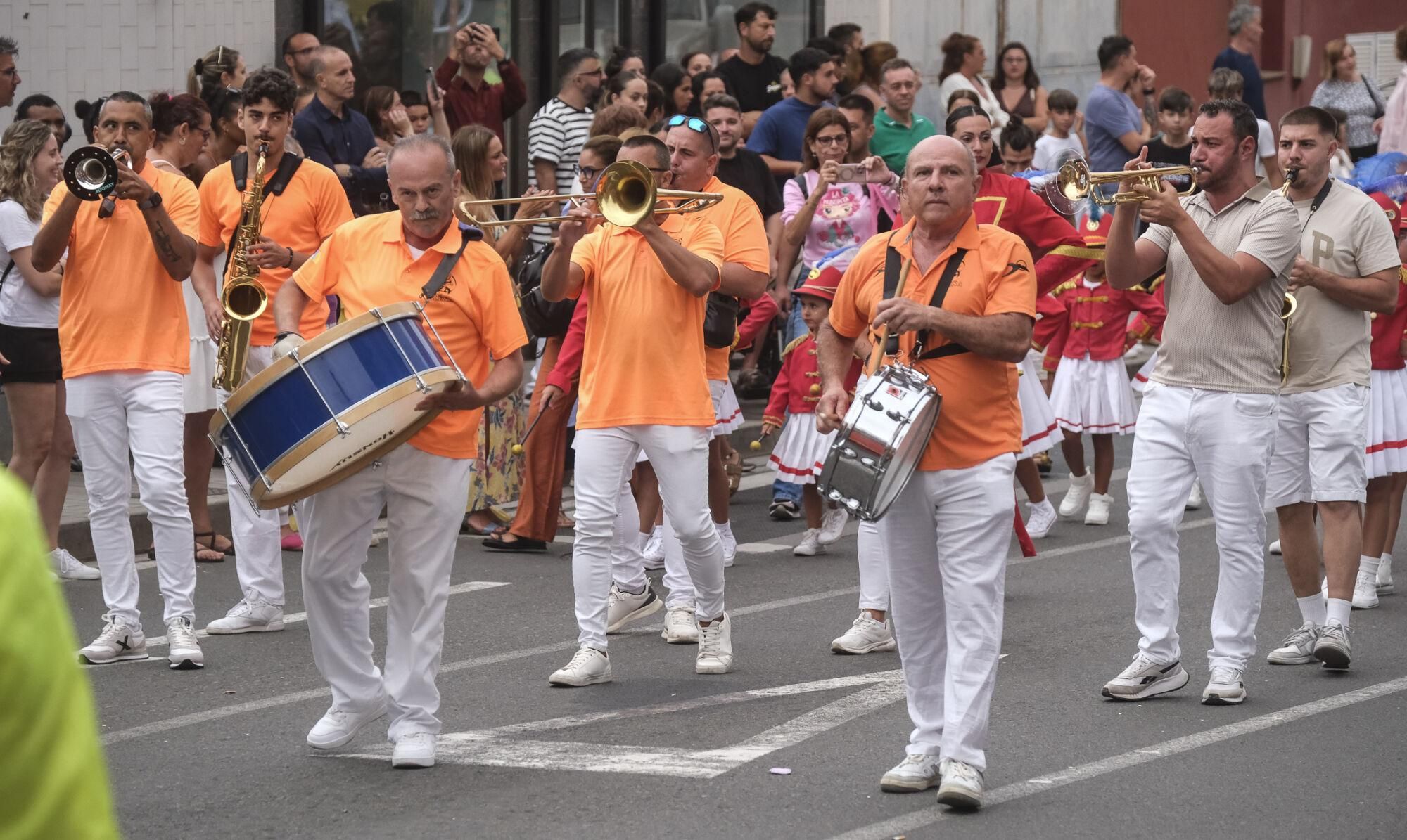 Batalla de flores en las Fiestas de la Virgen de Guíaa