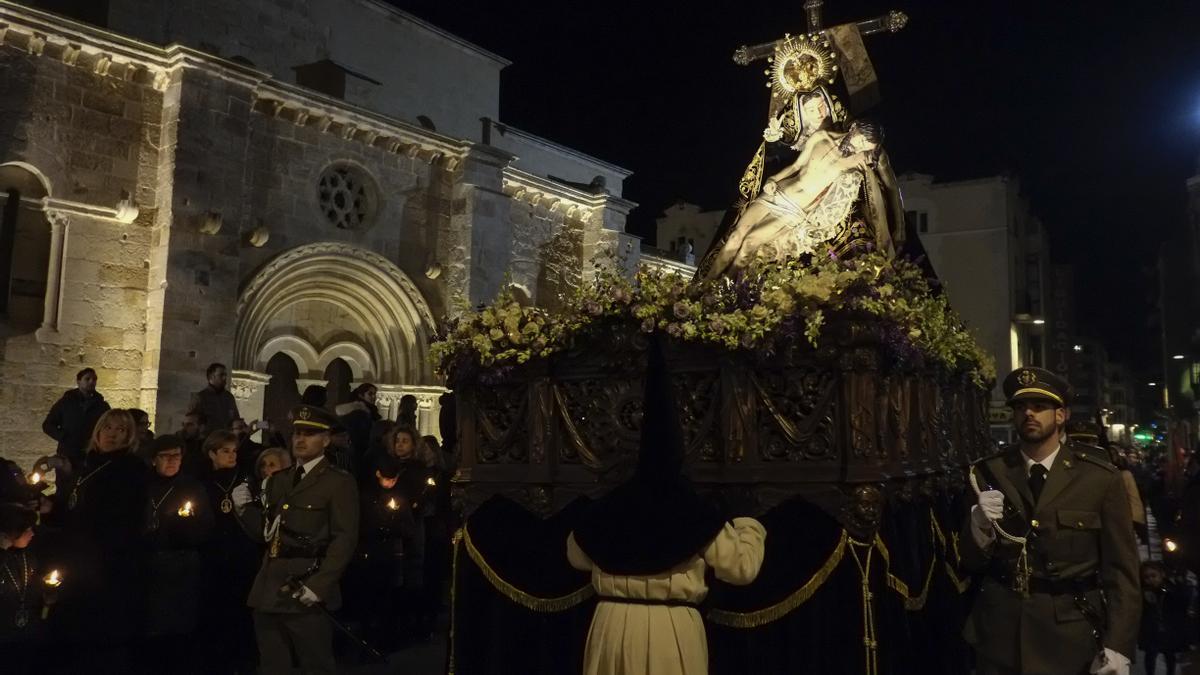 UN MOMENTO DEL DESFILE. NUESTRA MADRE.