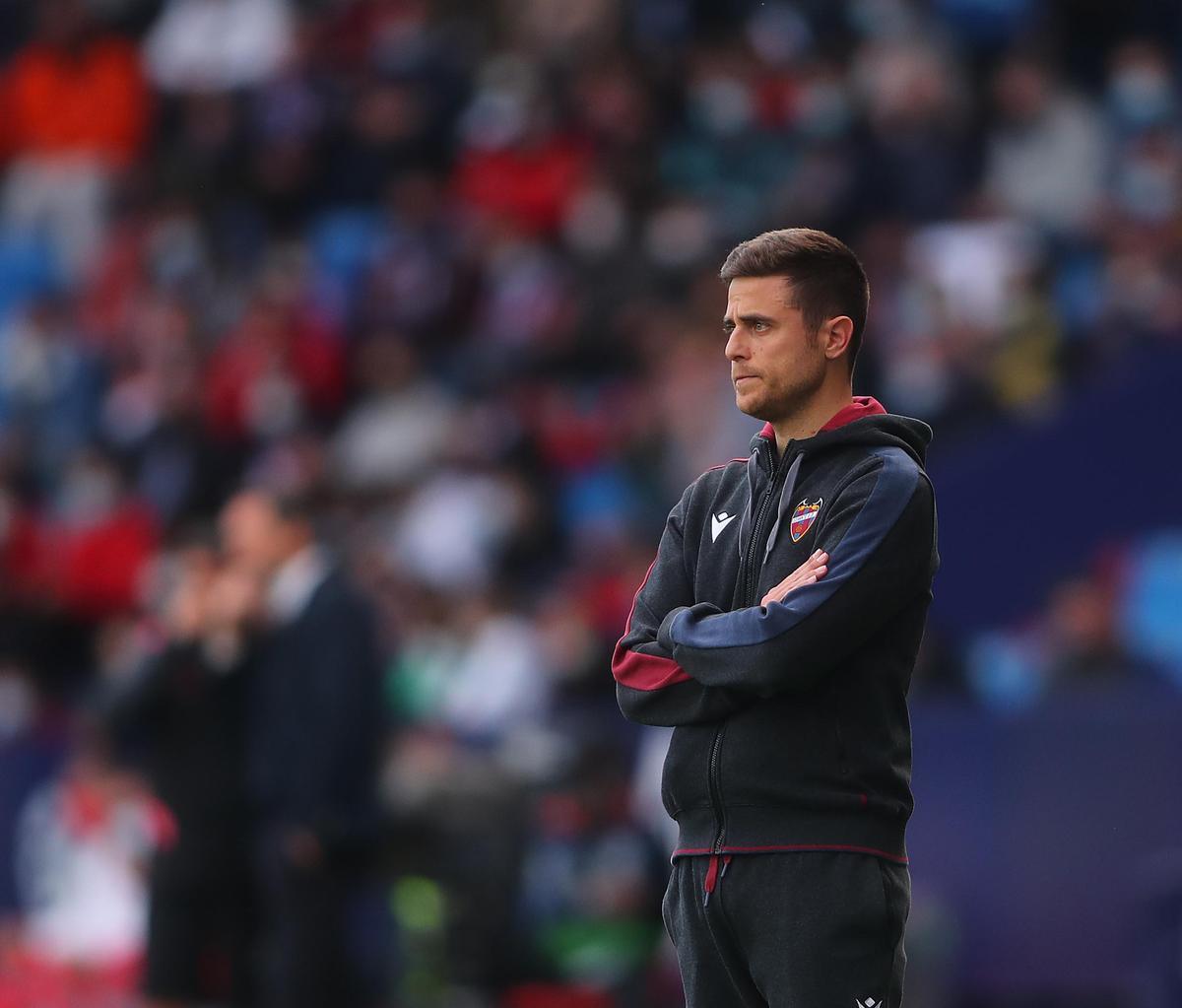 Alessio Lisci quiere seguir su carrera como primer entrenador