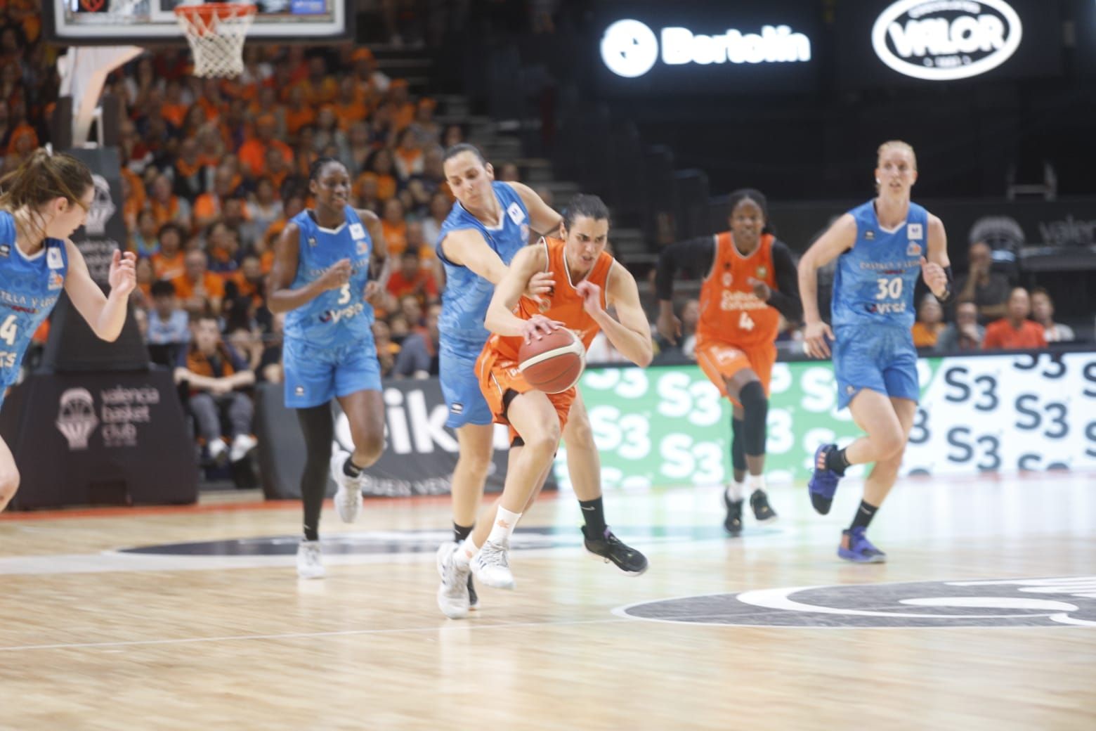 El Valencia Basket - Perfumerías Avenida, en imágenes