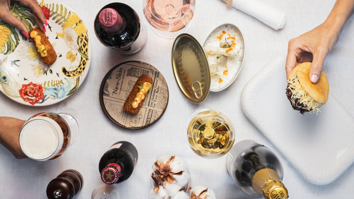Tapas y bebidas de algunos de los establecimientos del Hotel Tapa Tour 2025 de Barcelona.
