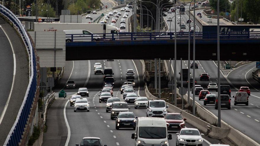 Adiós a conducir solo en el coche: la nueva regla que propone la DGT y traerá polémica