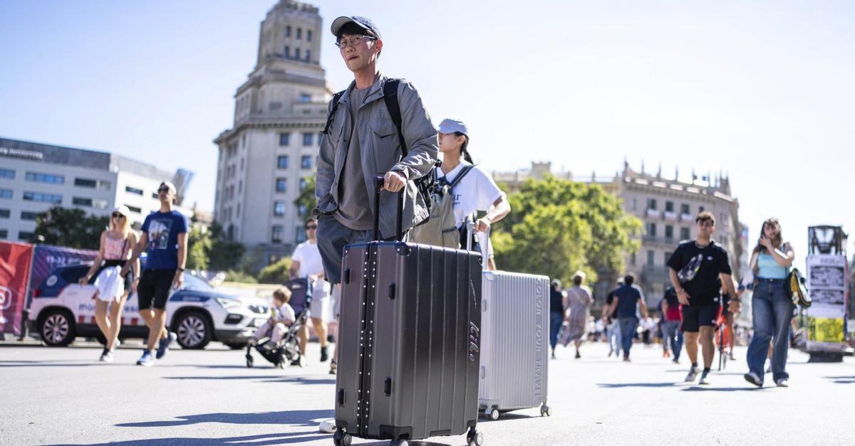 Catalunya duplica la taxa turística amb un 25% de la recaptació per a habitatge