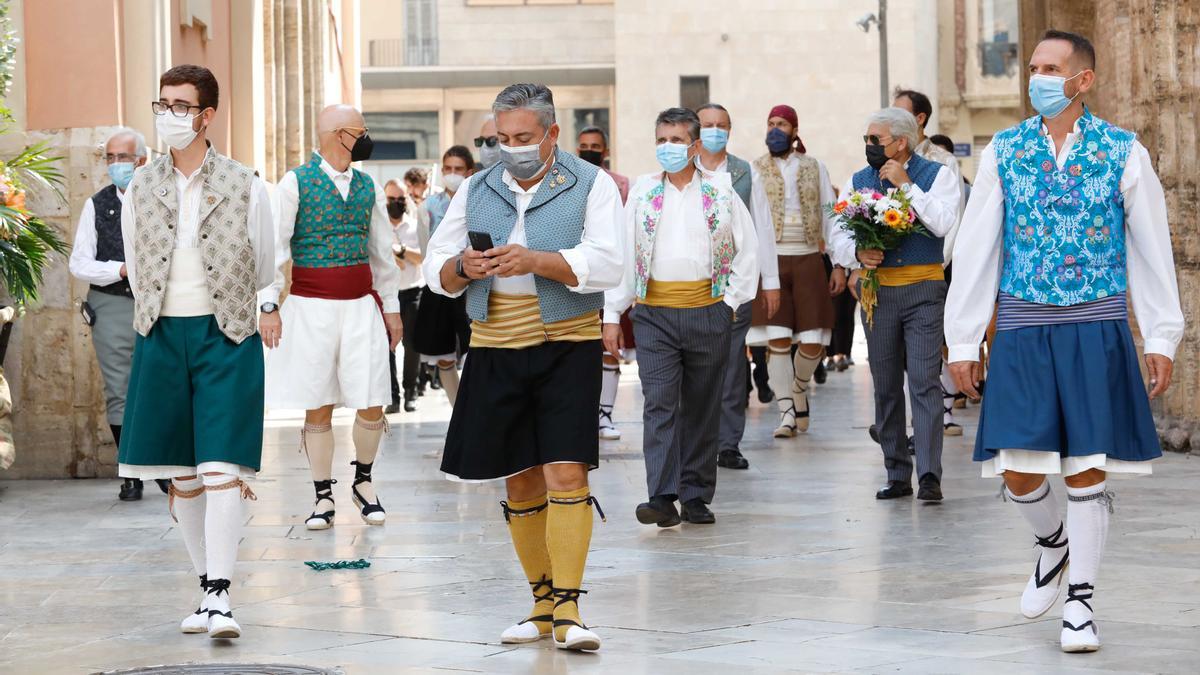 Búscate en el segundo día de Ofrenda por las calles del Mar y Avellanas (entre las 11.00 y 12.00 horas)