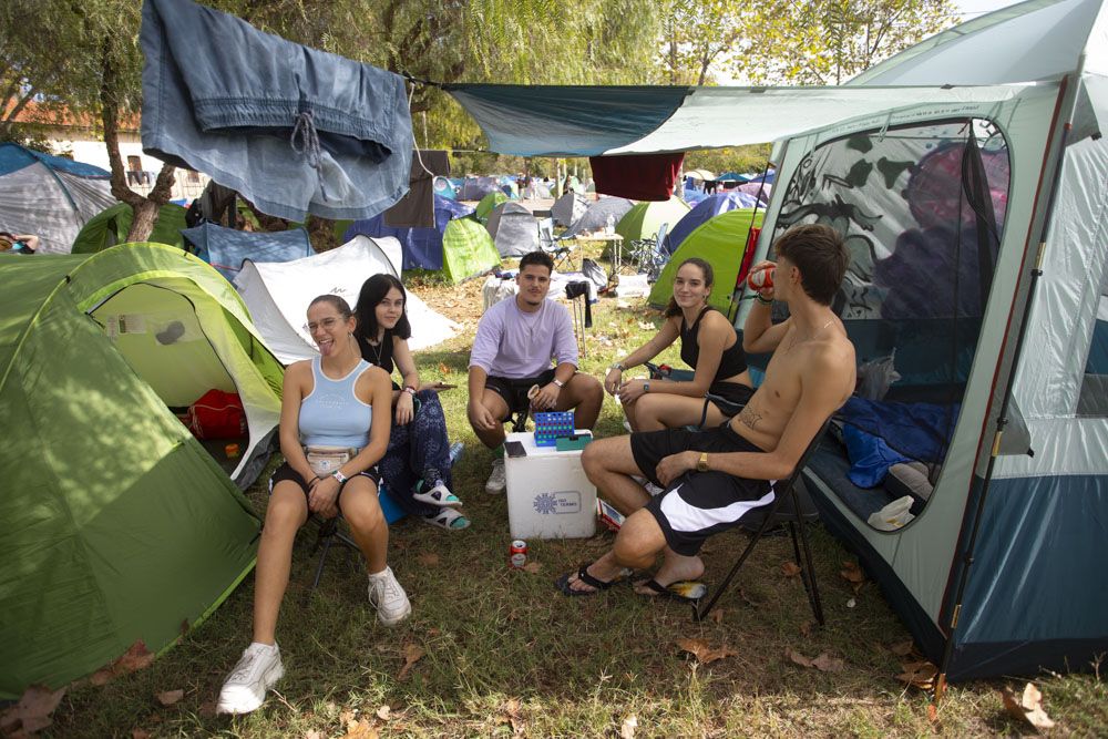 Segundo día de acampada en el festival Festardor del Port de Sagunt.