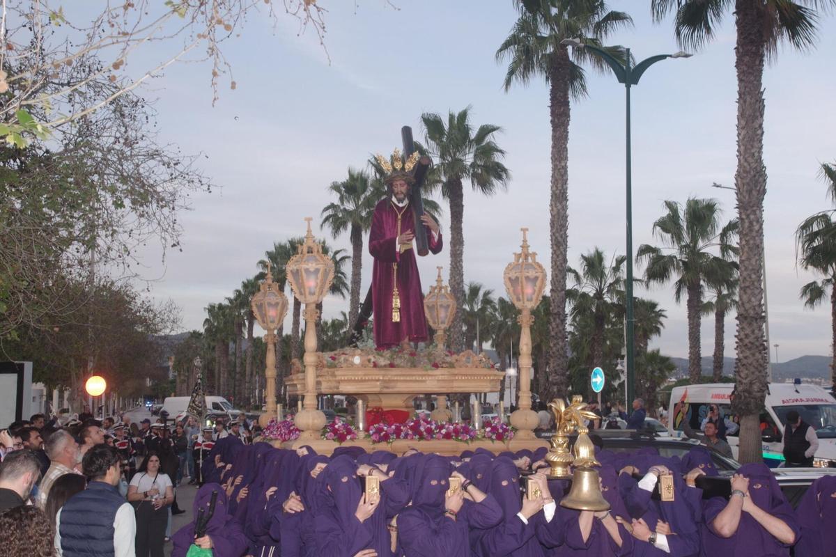Primera procesión por Huelin del Nazareno de la Salud en la Cuaresma de 2025.