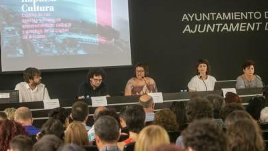 Fernado Garrido, Daniel Simón, Sonia Tirado, Mentxu Segura y Verónica Cerdán.
