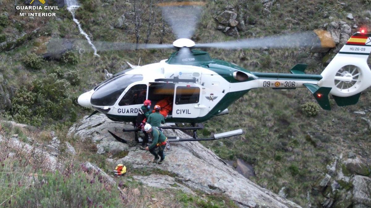 Rescatan a un hombre en la garganta de los Papuos, en Jerte