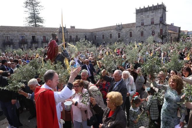 Ramos al sol para abrir por todo lo alto la Semana Santa arousana
