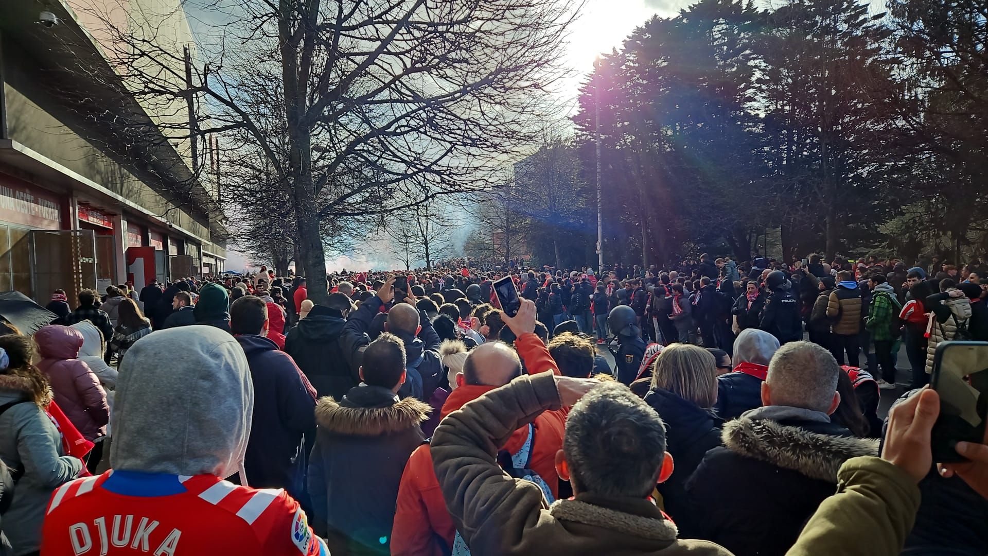 La afición del derbi asturiano en imágenes