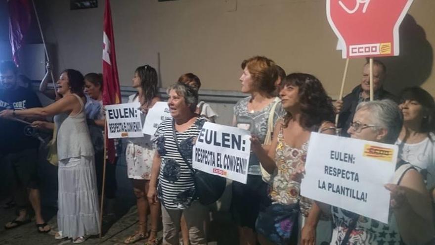 Treballadores d&#039;Eulen es manifesten a Girona &quot;per un tracte digne&quot;