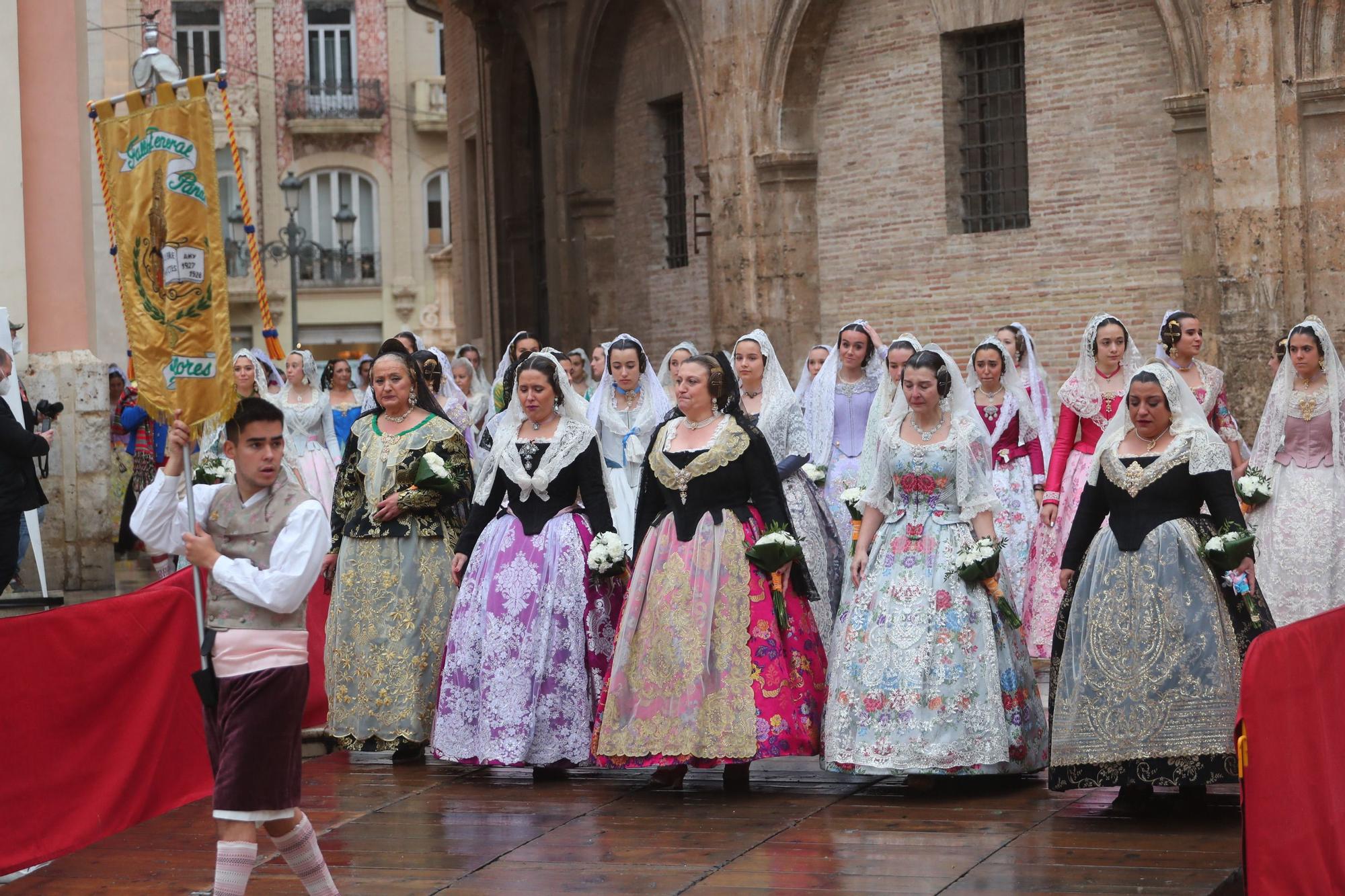 Búscate en el primer día de ofrenda por la calle de la Paz (entre las 17:00 a las 18:00 horas)