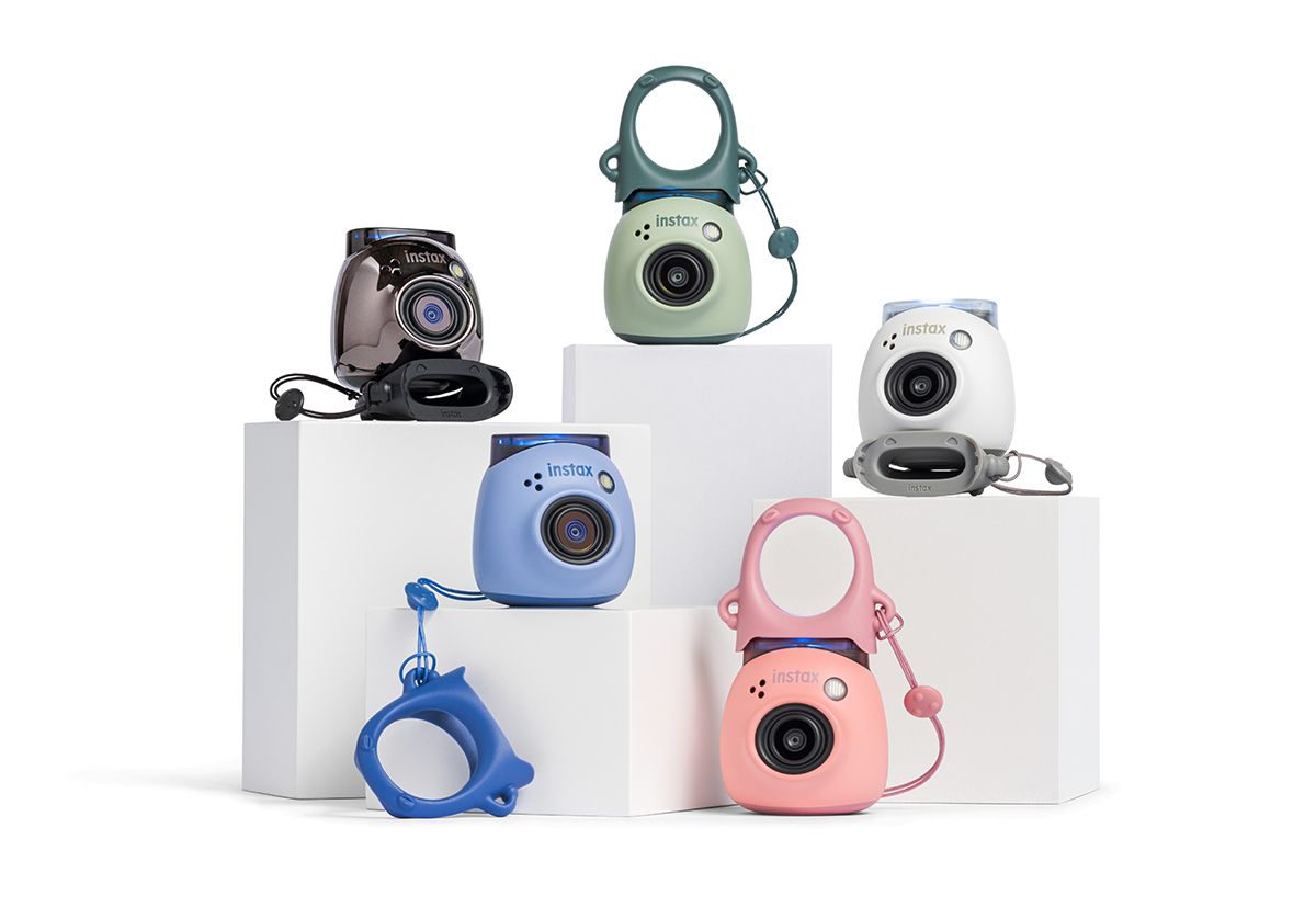 La INSTAX Pal está disponible en 5 colores: Milky White, Powder Pink, Pistachio Green, Lavender Blue y Gem Black