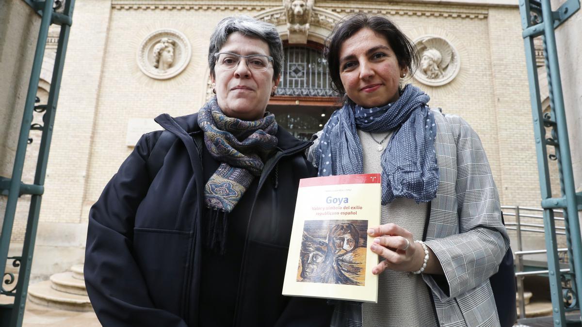 Marisancho Menjón e Inmaculada Real, este miércoles en el Museo de Zaragoza.