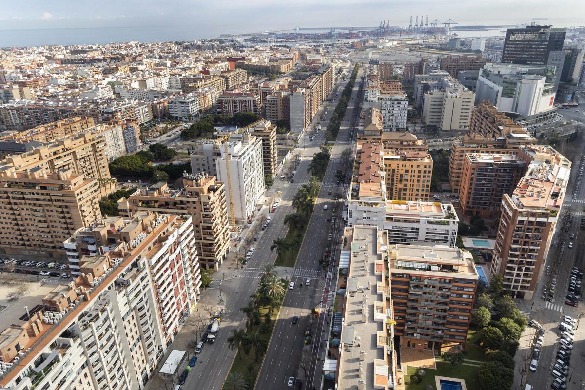 Vistas aérea de la avenida de Francia de València.