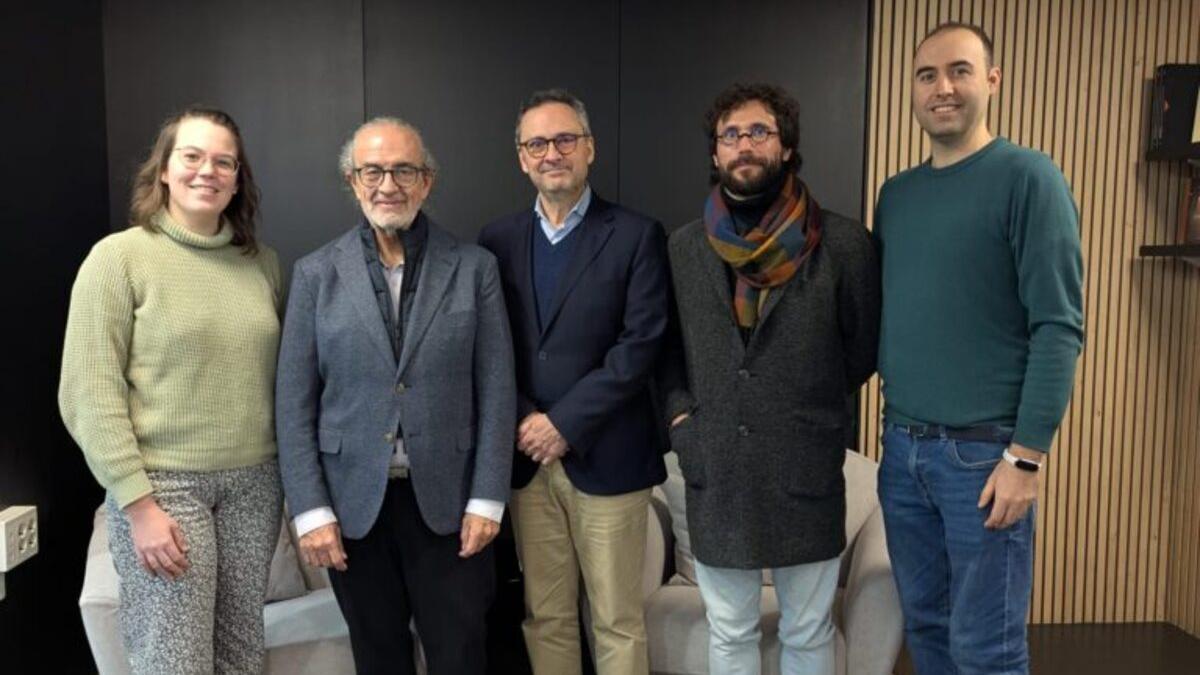 Los representantes de Asvem con el director del Institut Valencià de Cultura, Álvaro López Jamar.