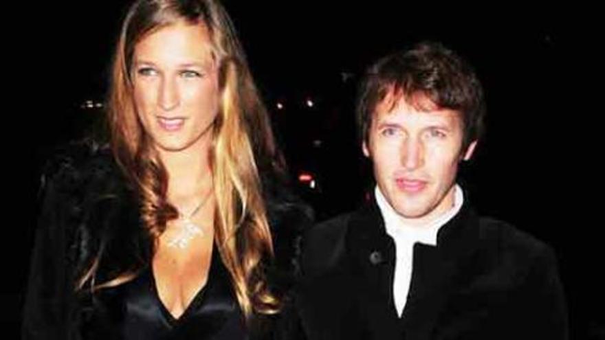 James Blunt y Sabina Vidal. / efe