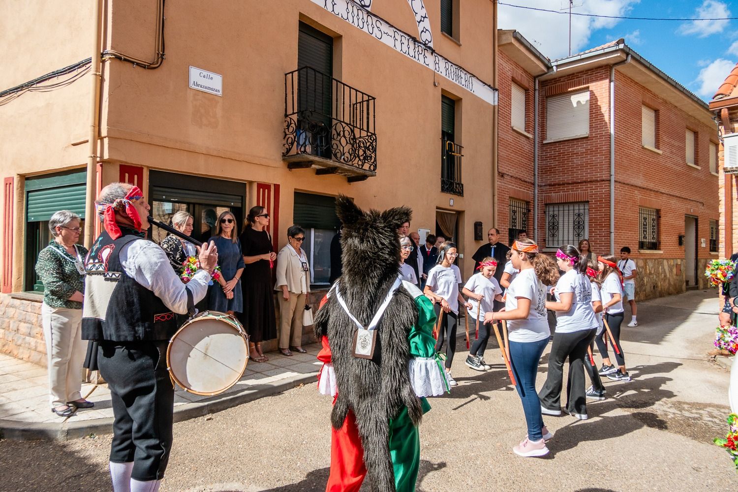 Tábara festeja la Virgen del Camrne más femenina