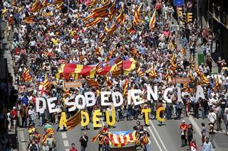 Manifestación unitaria en Barcelona contra los vetos del Tribunal Constitucional