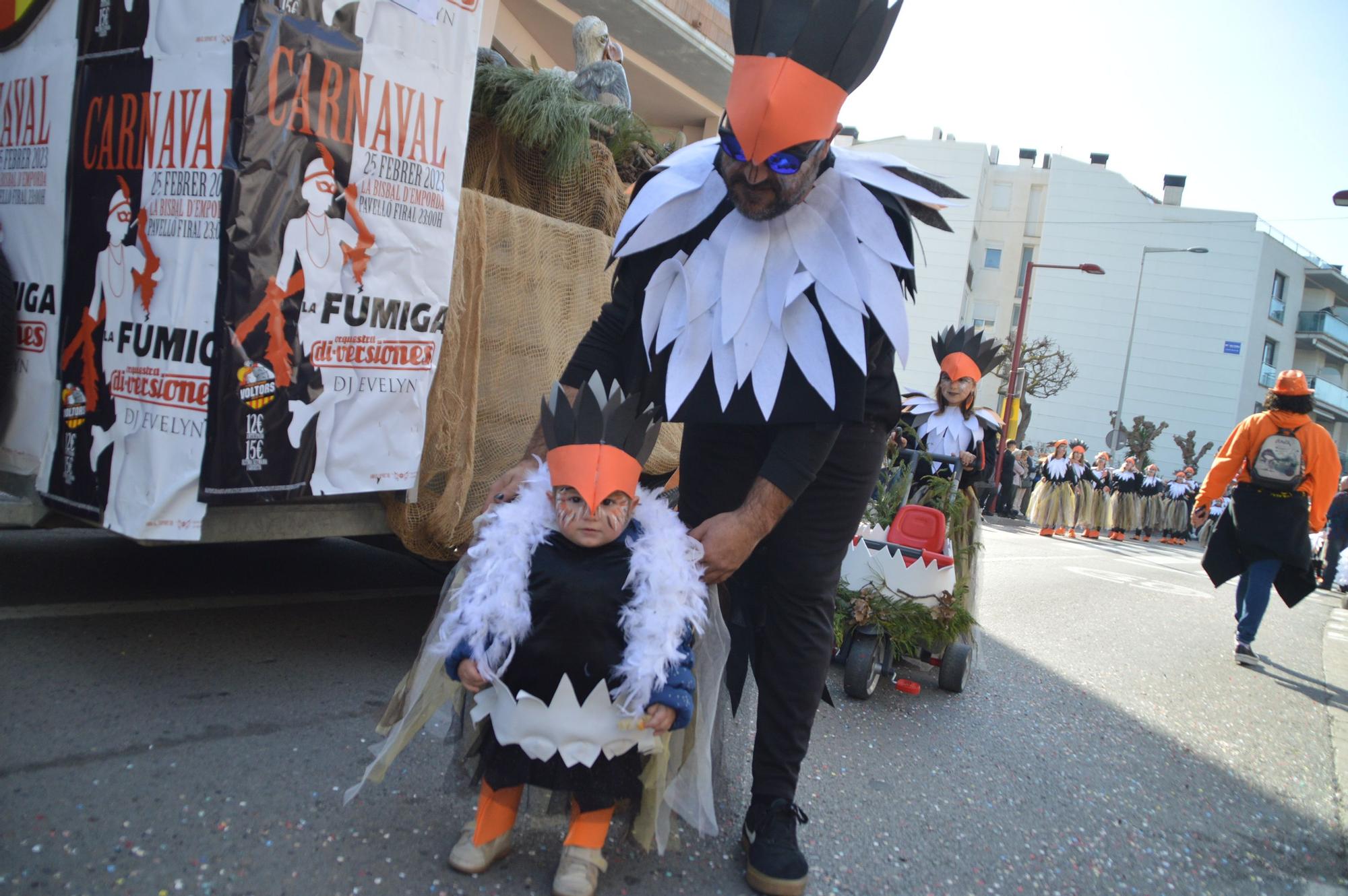 L'Escala vibra amb una rua de carnaval carregada d'imaginació