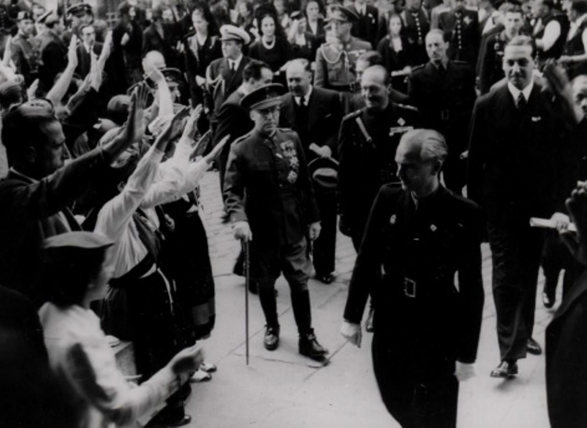 Visita de Serrano Súñer a Santiago a finales de 1938.
