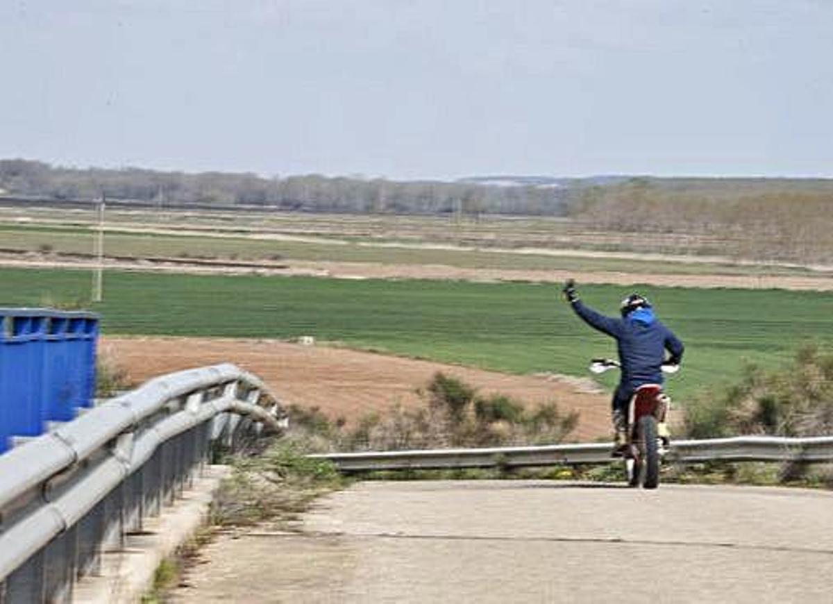 Motocross, paseantes y fiestas en casas: algunas muestras de "incivismo" persisten