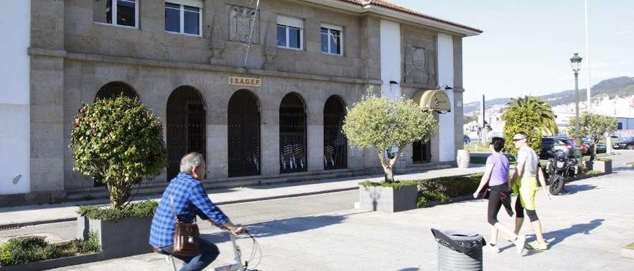 Sede de la Sociedad Anónima de Gestión de Estibadores Portuarios (Sagep), en la calle Areal. // J. Lores