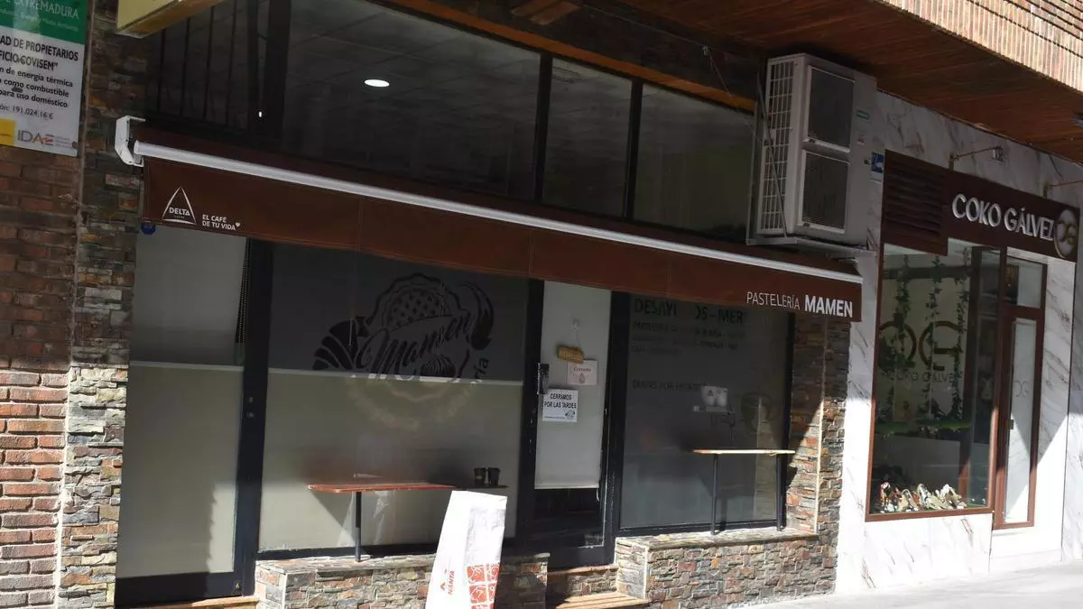 Robo en la pastelería Mamen de Cáceres: rompen el cristal y se llevan todo el dinero de madrugada