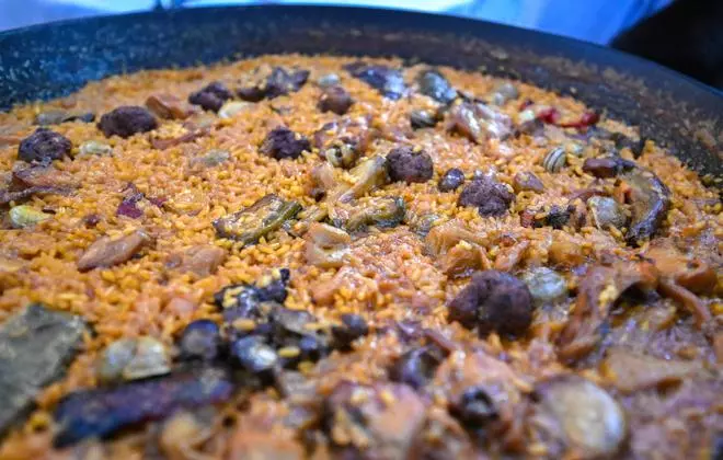 Tradición, cariño y sabor durante la jornada de Menjars de la Terra en el restaurante La Estrella de África de Crevillent