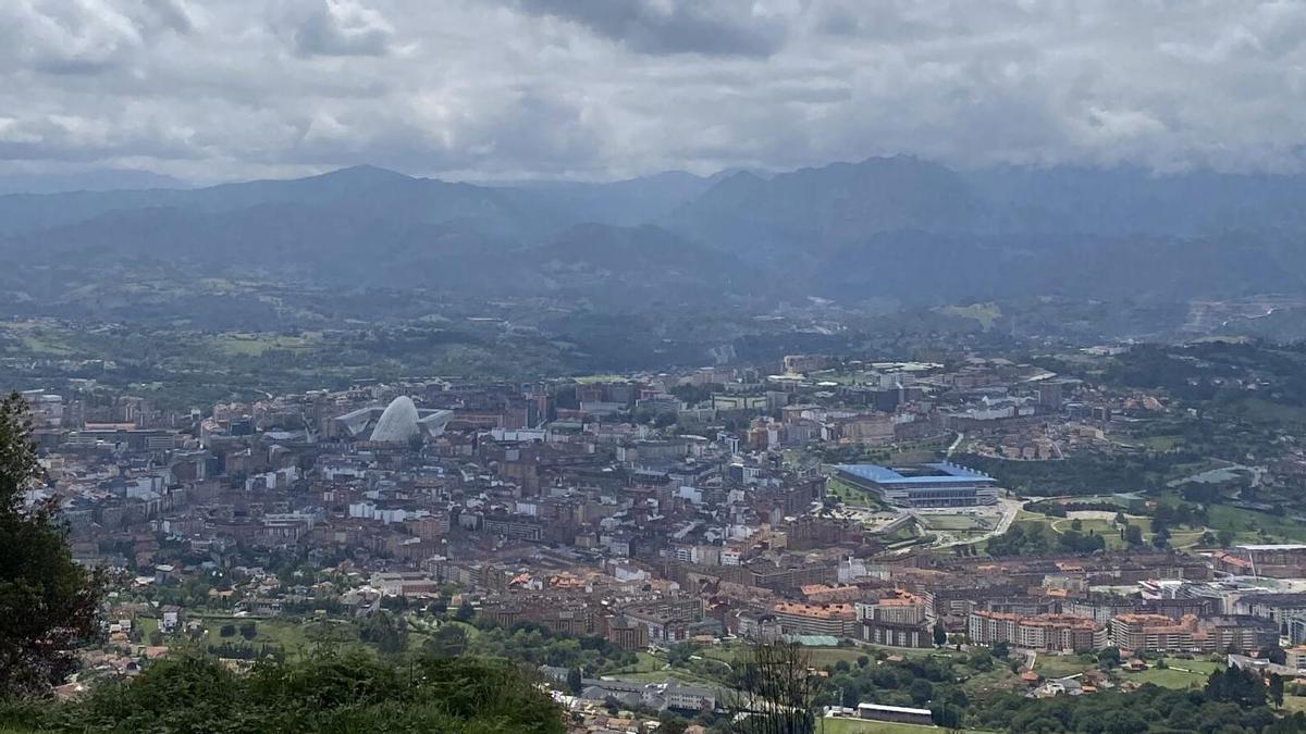 Oviedo desde el monte Naranco.