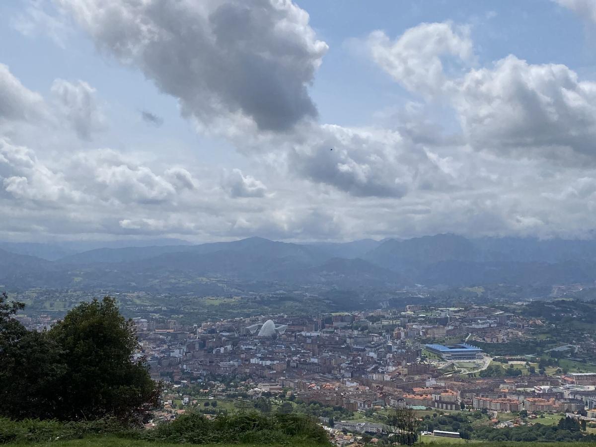 Oviedo visto desde el Naranco.