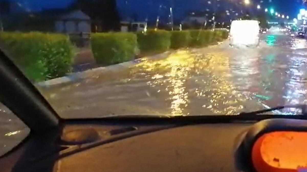 La tormenta inunda calles en Molina de Segura