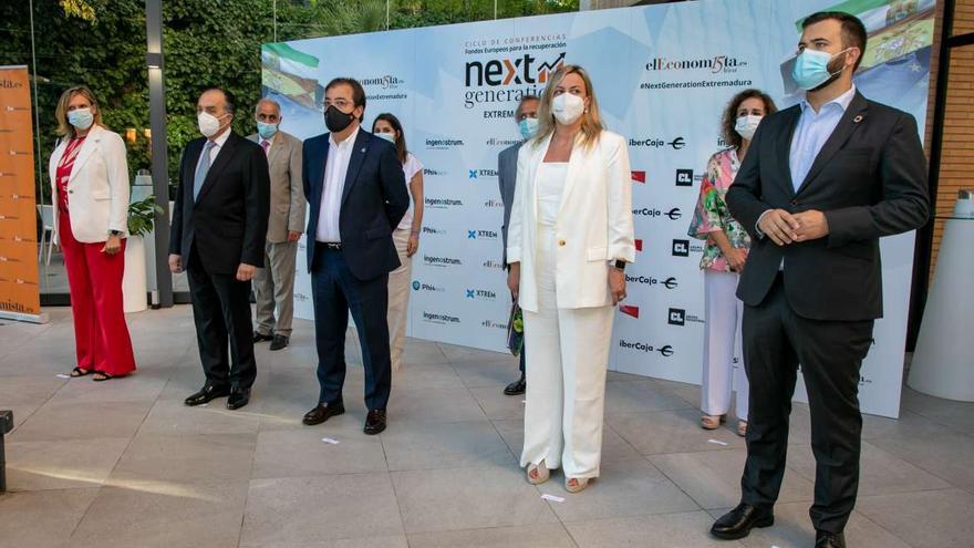 Autoridades en la apertura del foro de debate que se celebró ayer en Cáceres sobre los fondos Next Generation.