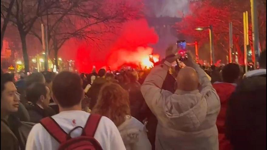 ¡Así está el ambiente alrededor del Bernabéu momentos previos al inicio del partido!