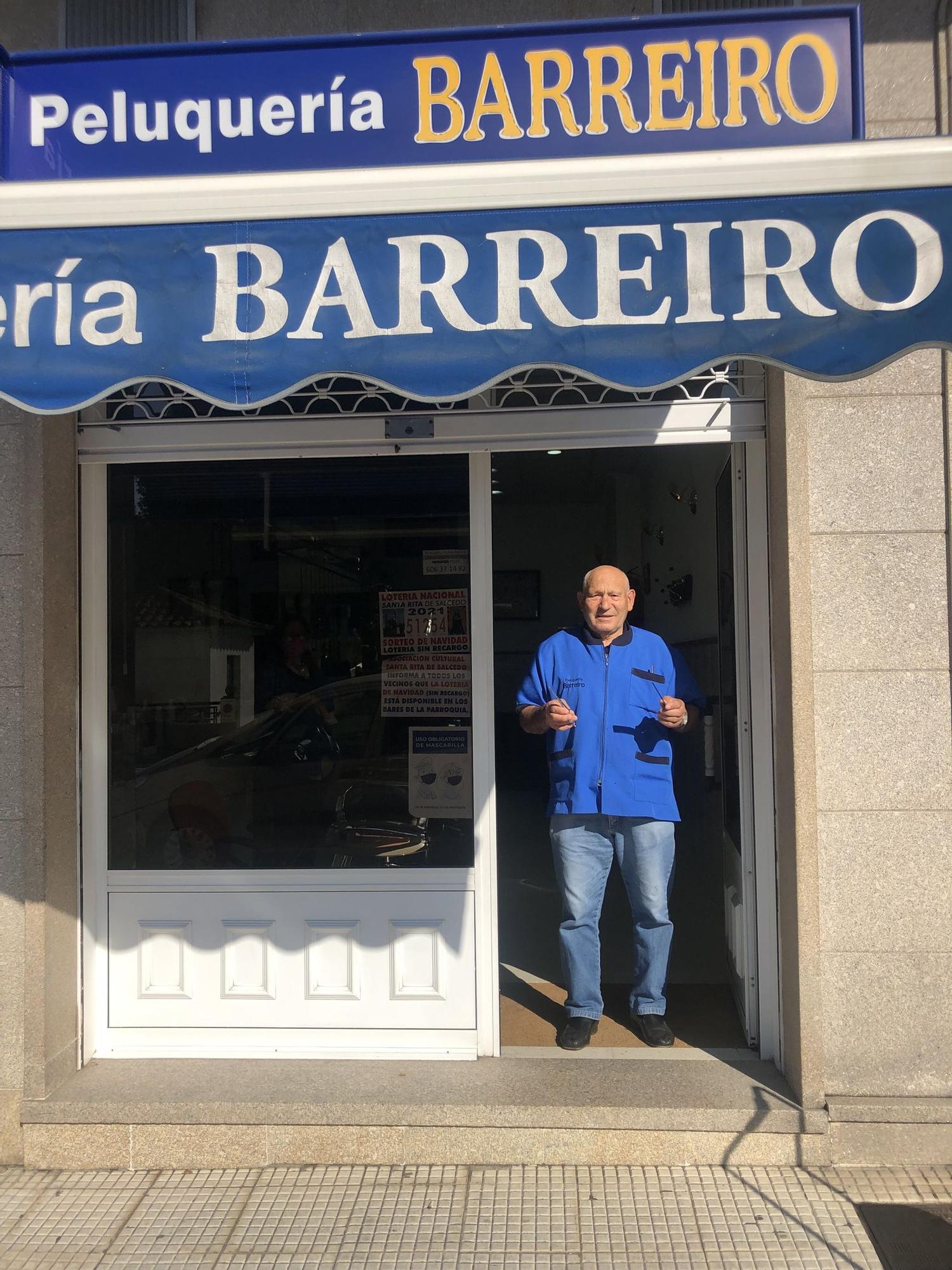 El barbero en su negocio