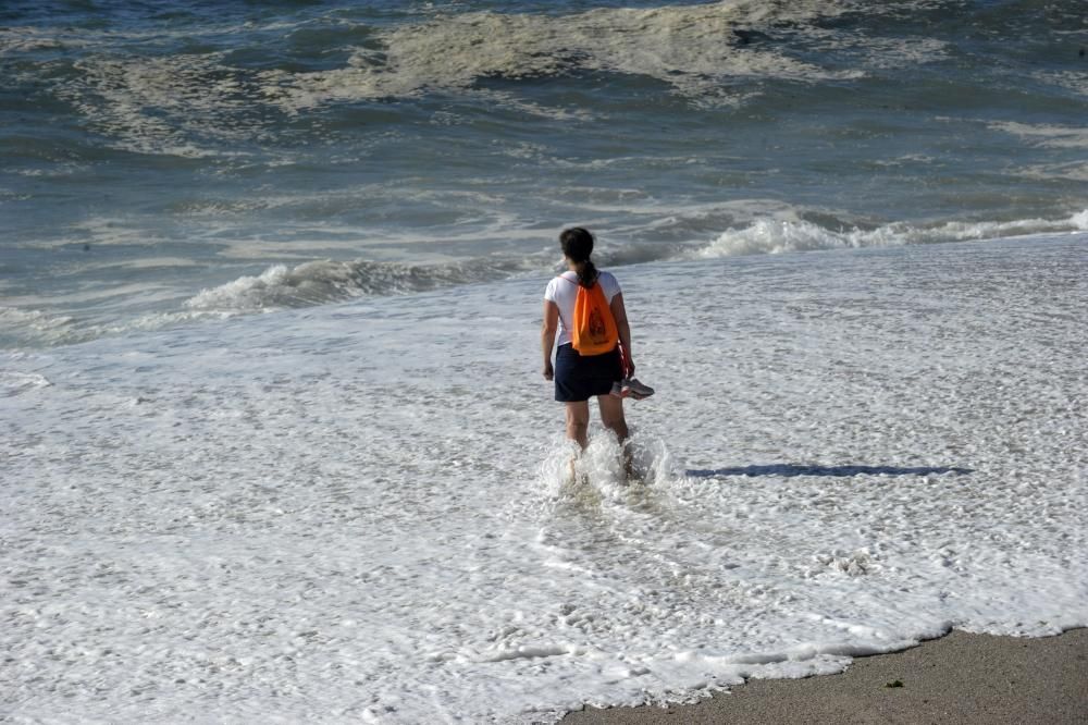 Desalojo de las playas de Riazor y Orzán