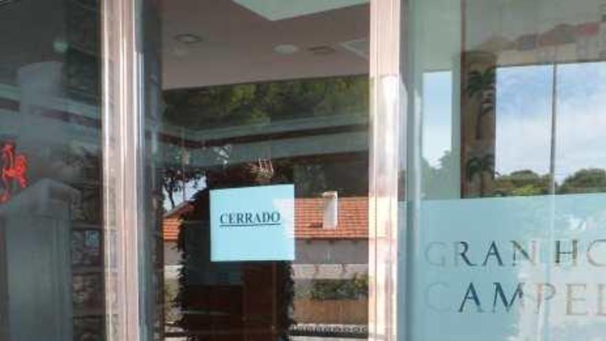 El exgestor del hotel arremete contra el dueño y denuncia graves deficiencias